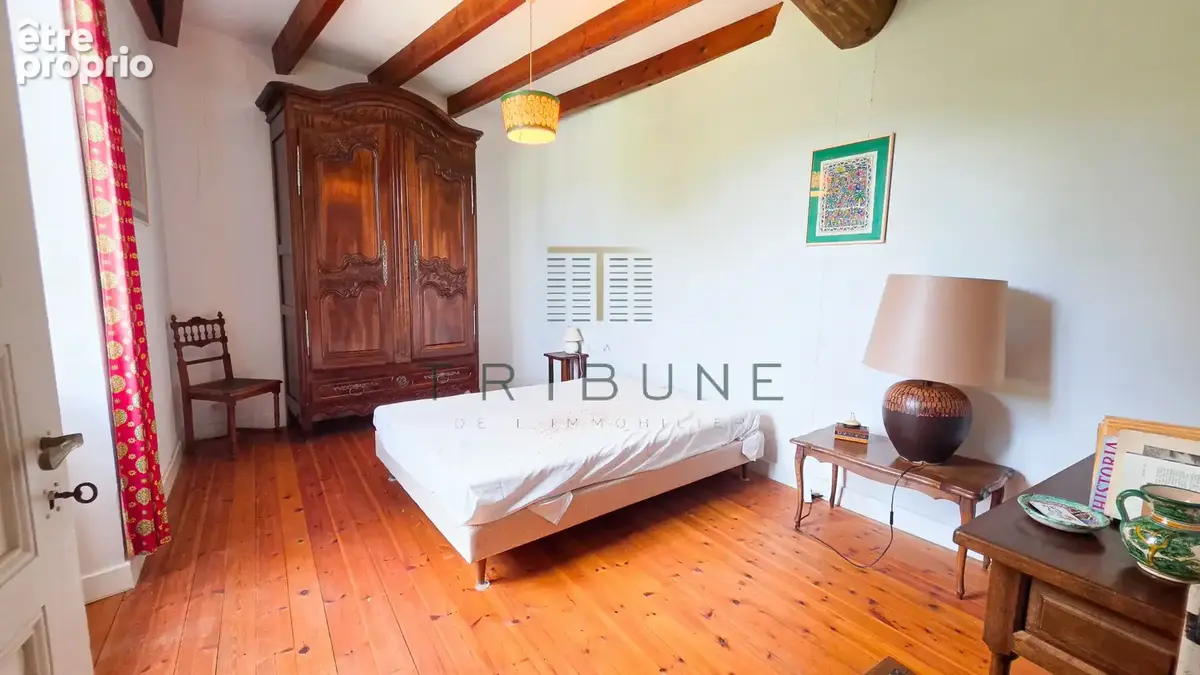 Maison de village en pierres de 230m2 avec jardin et garage - photo 8