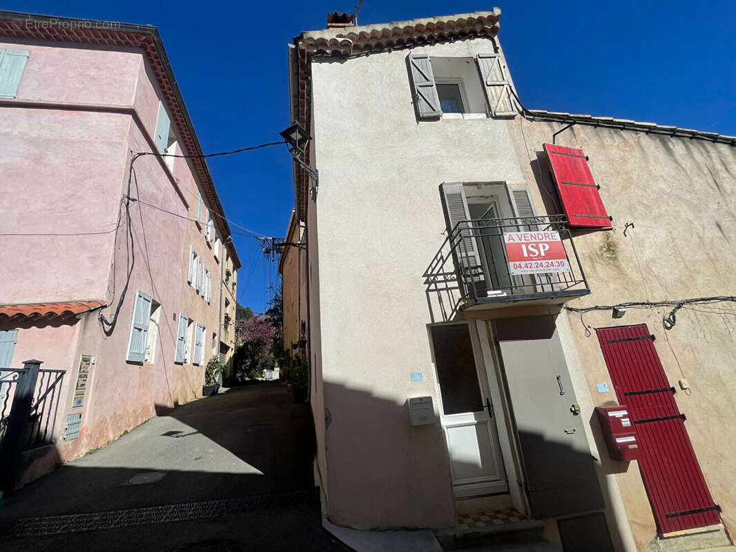 Maison à VAUVENARGUES