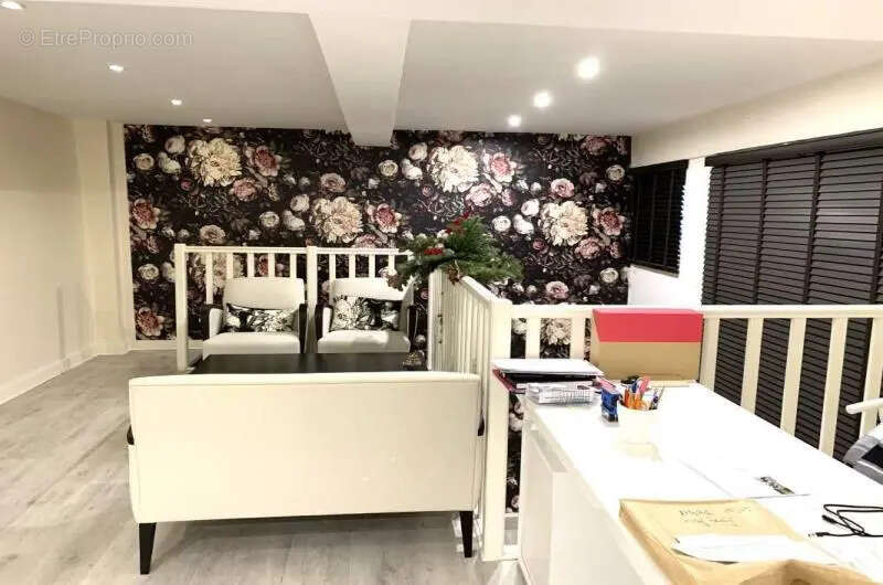 Commerce à PARIS-17E