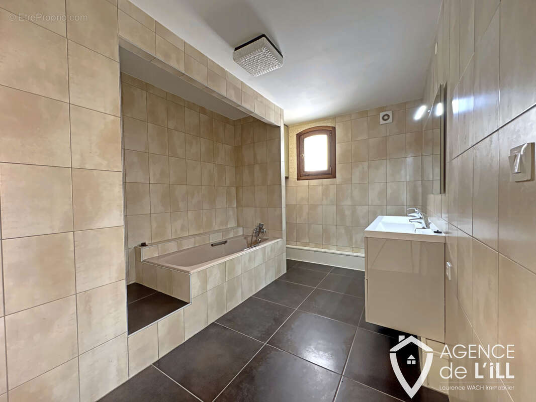 Appartement 4 pièces 117 m2   Centre-ville de Benfeld - photo 8