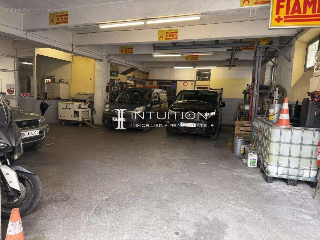 Cannes - Saint Nicolas : Ensemble de trois immeubles entiers - photo 14