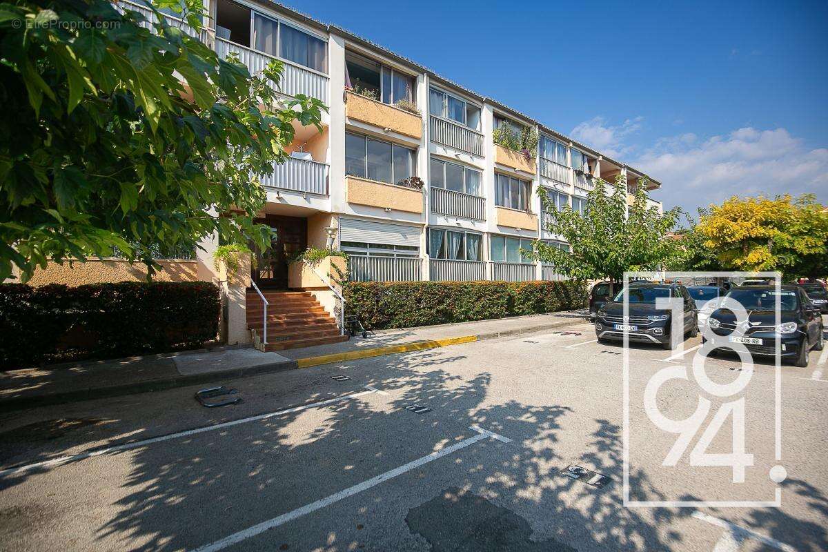 Appartement à SIX-FOURS-LES-PLAGES