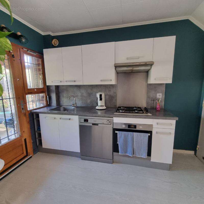 Maison  avec Garage et Jardin - photo 3