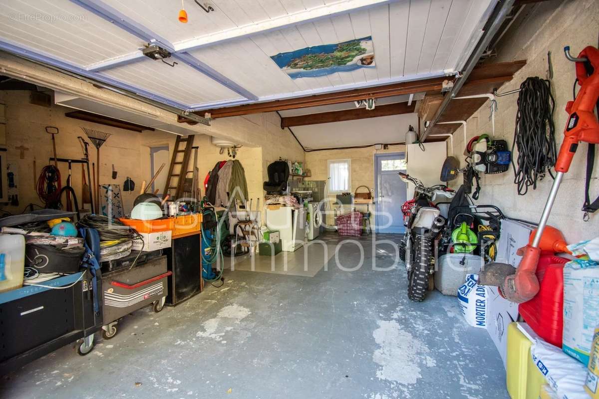 Maison à BAGNOLS-EN-FORET