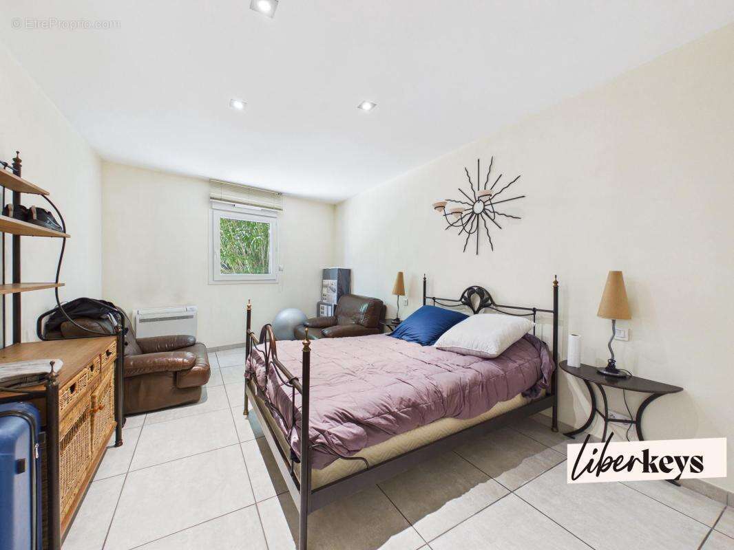  Ensemble immobilier à usage d'activité vendu occupé - photo 6