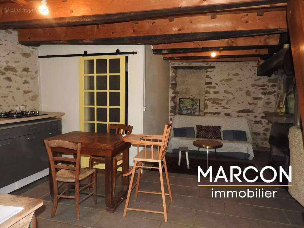 Maison à SAINT-PIERRE-BELLEVUE