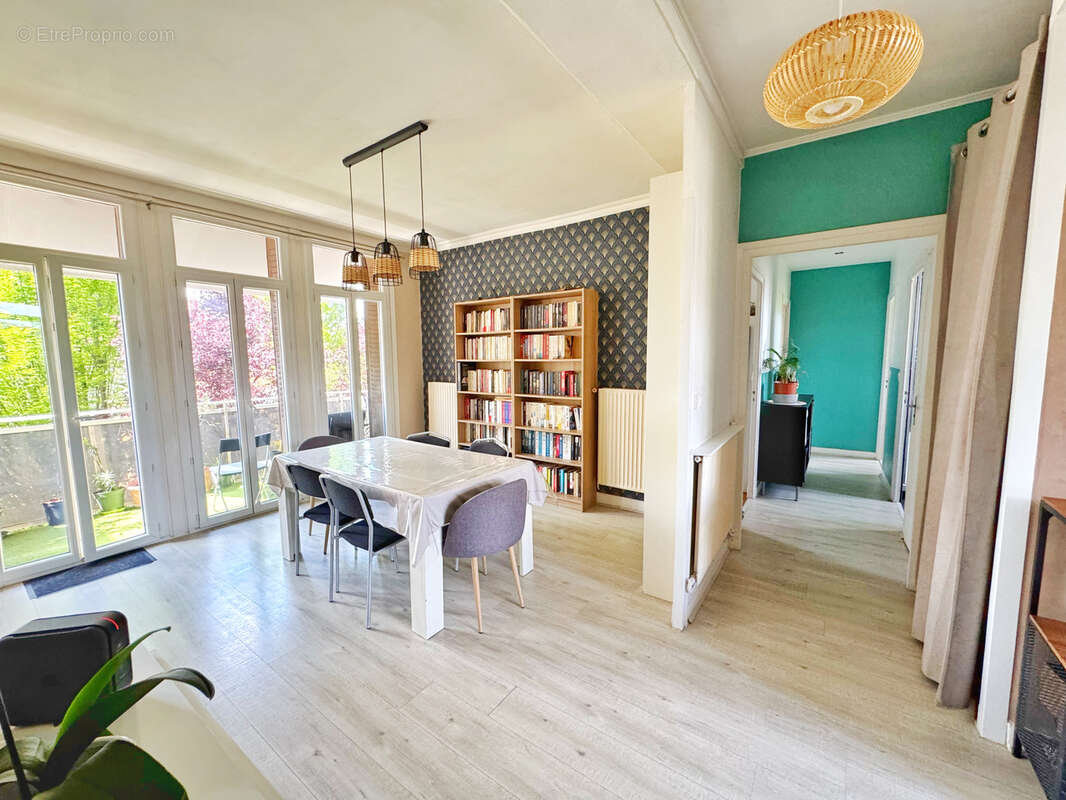 Appartement à OULLINS