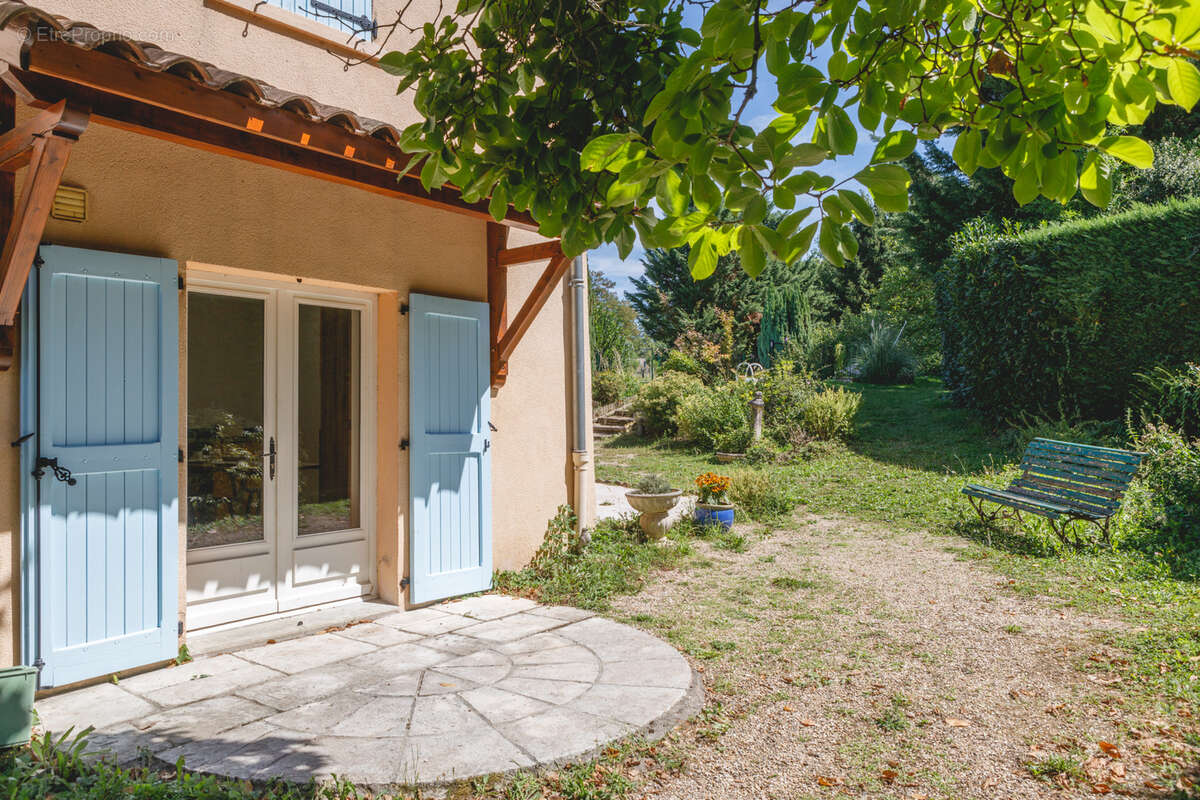 Maison à MONTMERLE-SUR-SAONE