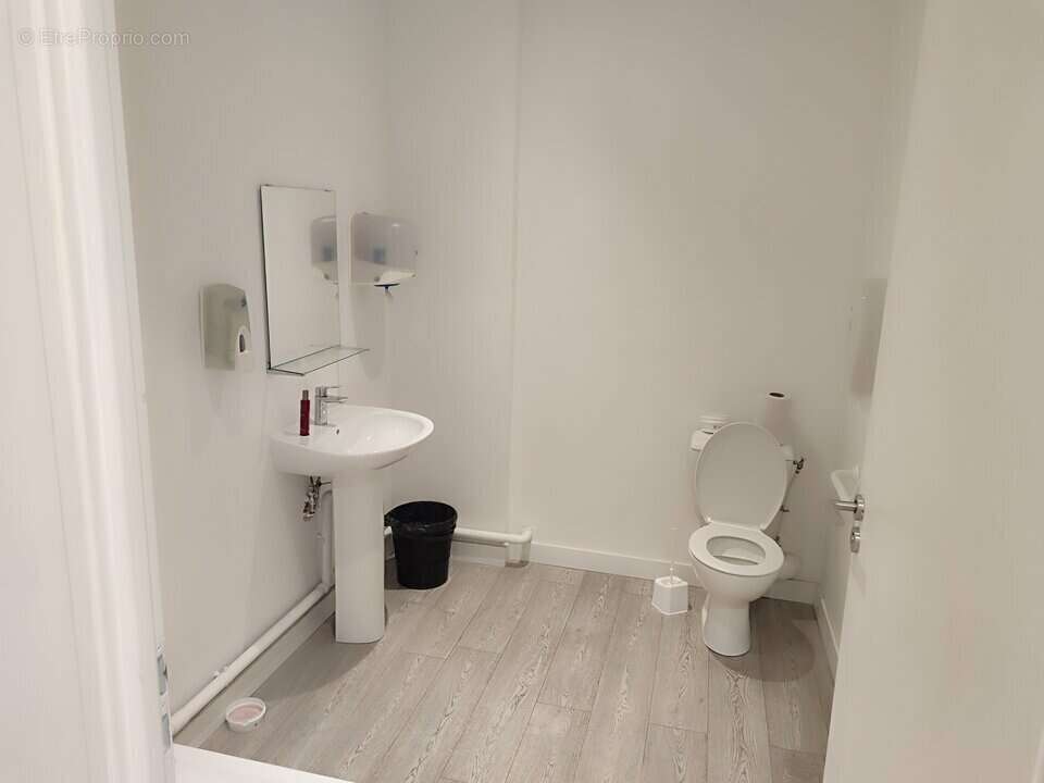 Autre à VAULX-MILIEU