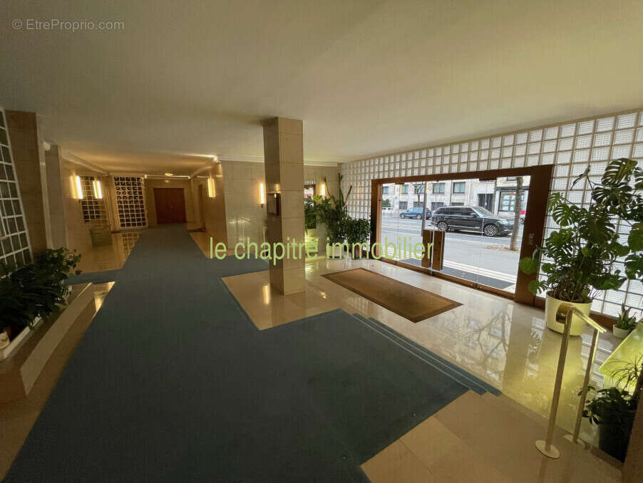 Appartement à PARIS-16E