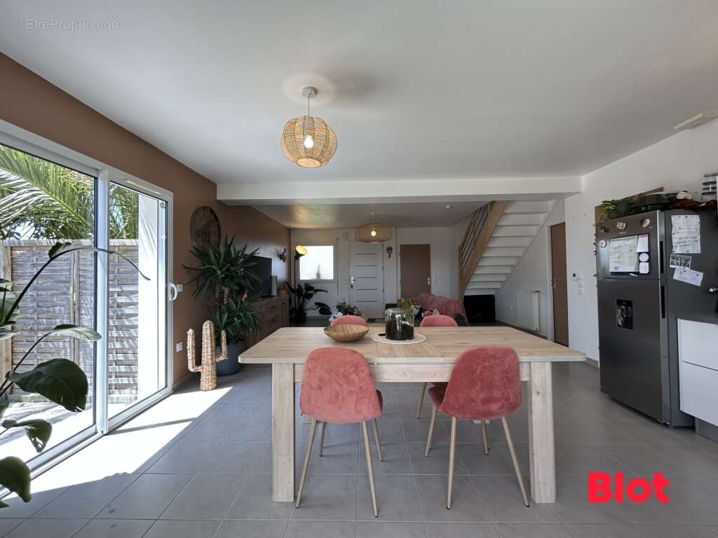 Maison à SAINT-GUINOUX