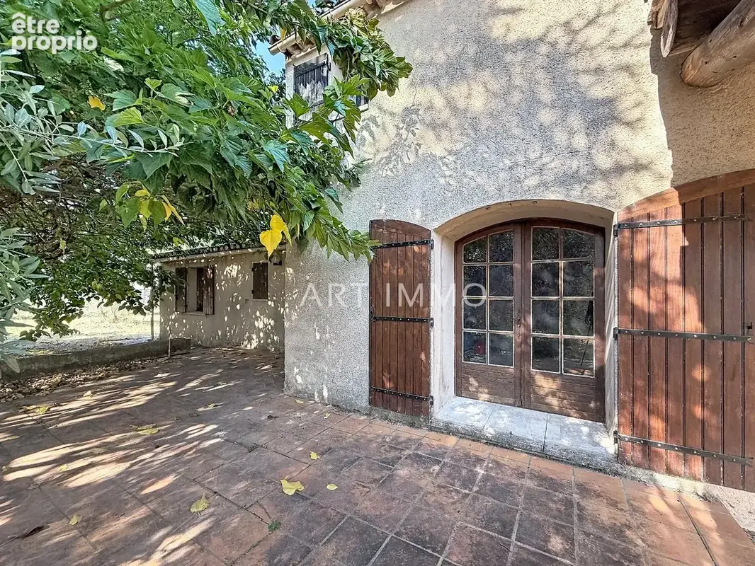 A vendre maison robion avec jardin et garage - photo 2