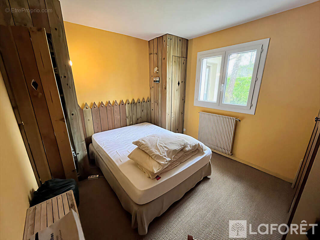 Maison à SAINT-JEAN-D'ILLAC