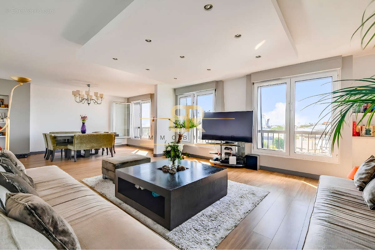 Appartement à CHARENTON-LE-PONT