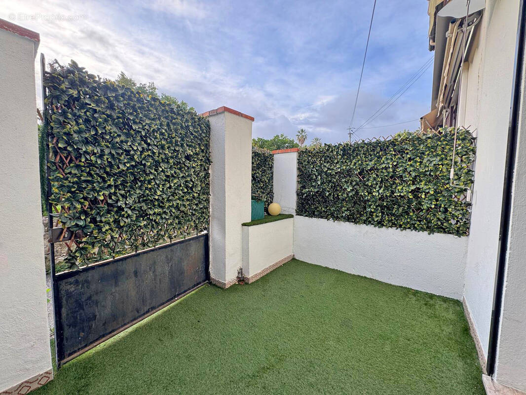 Appartement à VALLAURIS