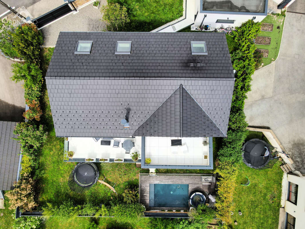 Maison à CHALLEX