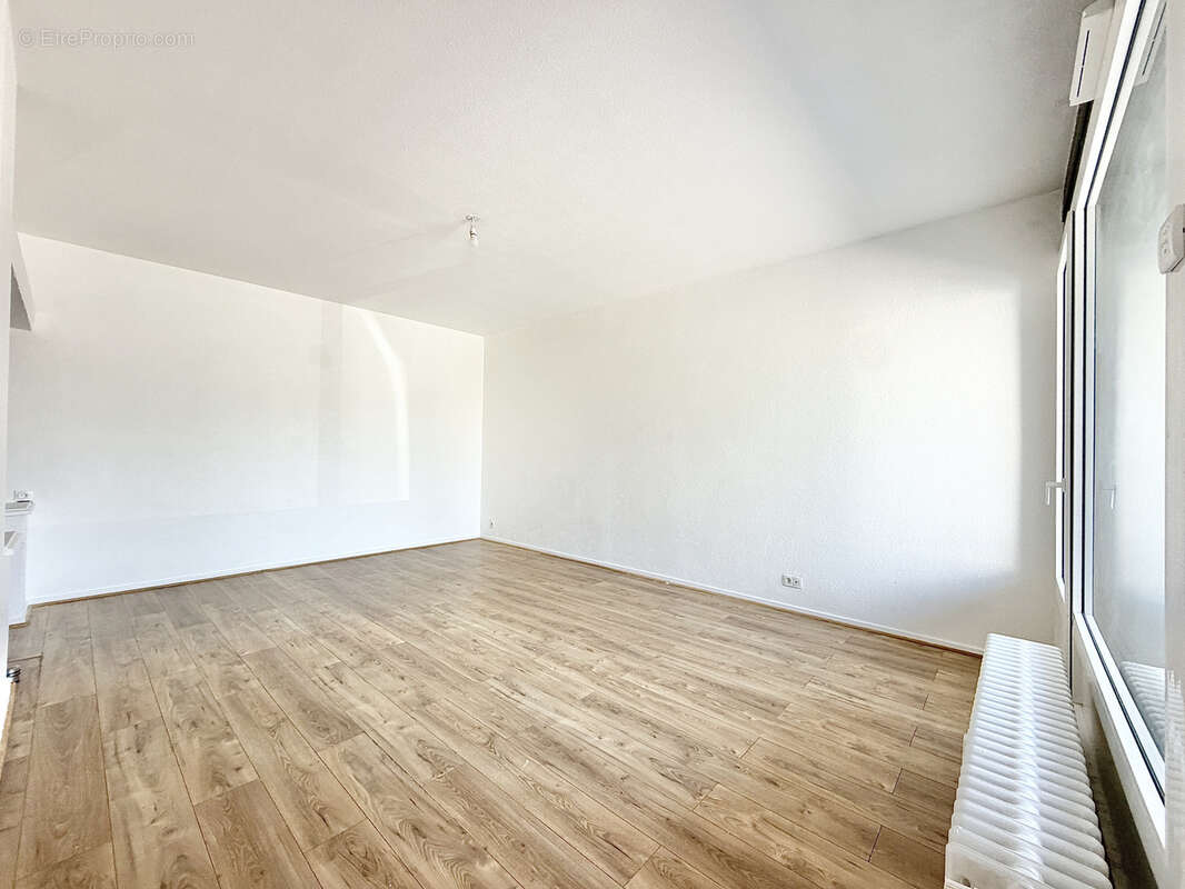 À vendre    t3 de 84,3 m2   hypercentre de reignier avec cave et parking - photo 4