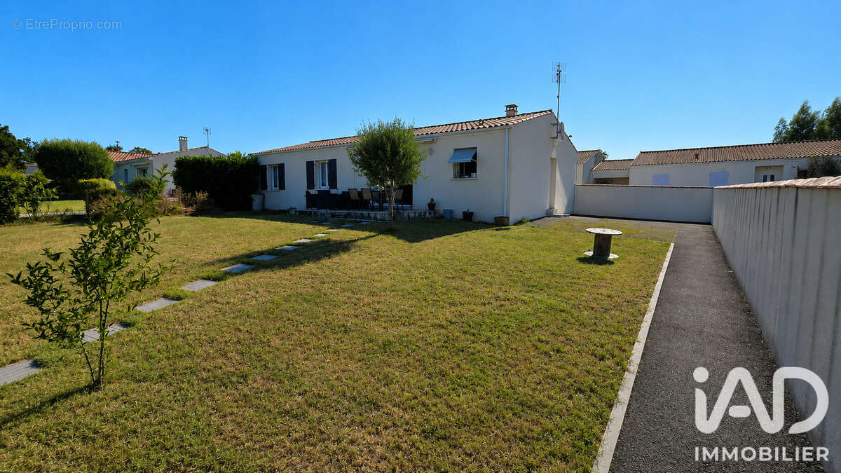 Maison 110 m² à Fontcouverte  - photo 2