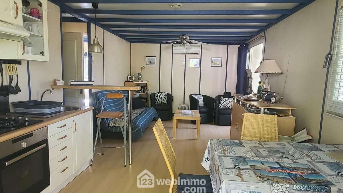 Séjour avec espace cuisine - Maison à TALMONT-SAINT-HILAIRE