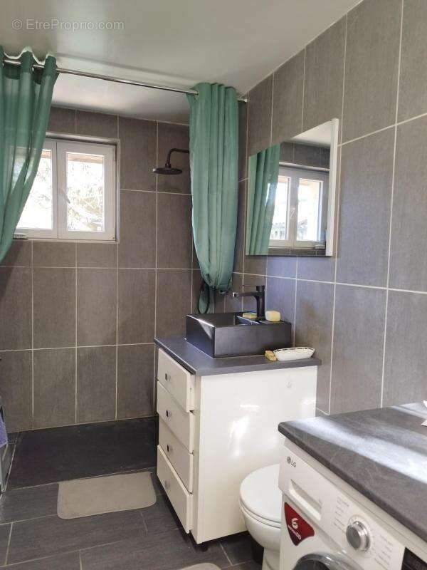 Charente, proche La Rochefoucauld, maison 200 m², piscine couverte avec terrain 5529 m² - photo 8