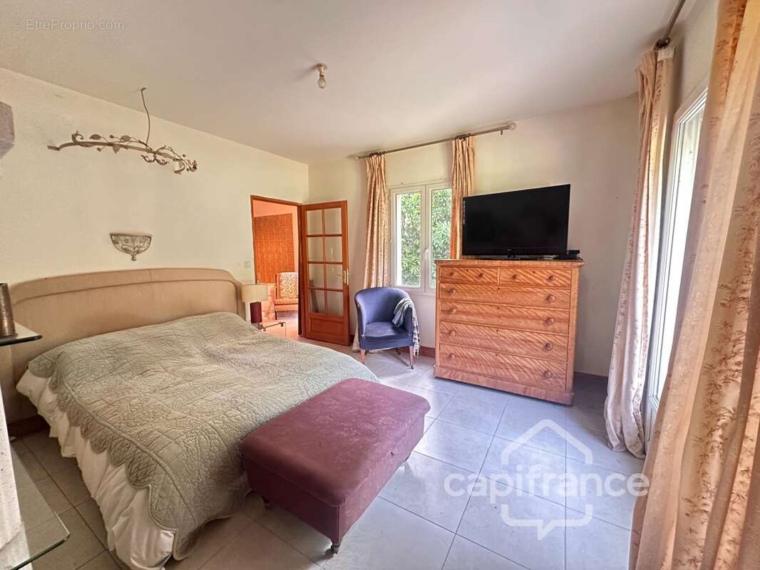Maison familiale de 225 m² avec dépendance sur 3 022 m² - Domaine de Carheil à Plessé - photo 10