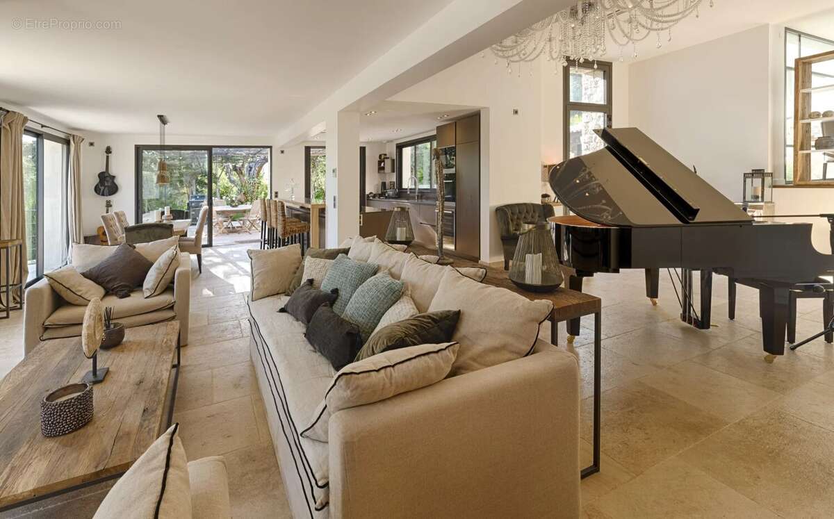Maison à MOUGINS