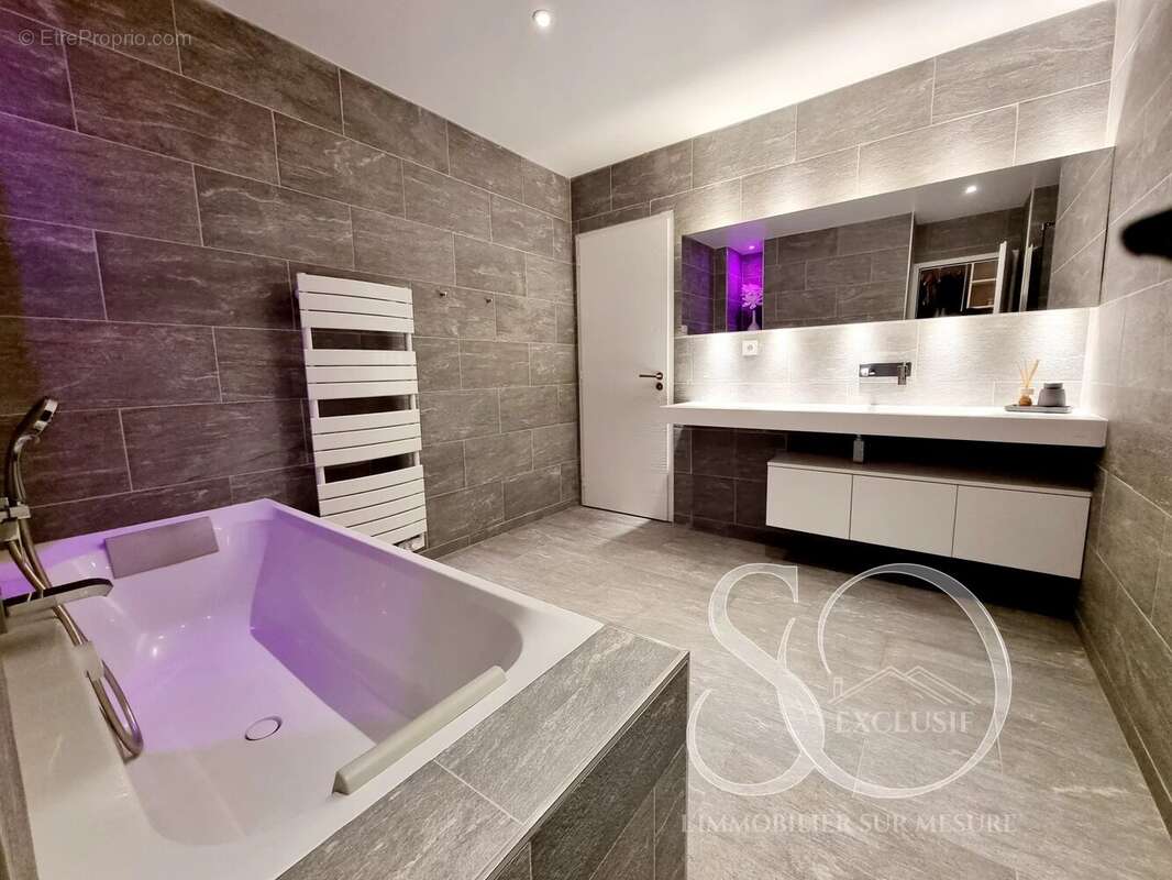 Maison à FEUCHEROLLES