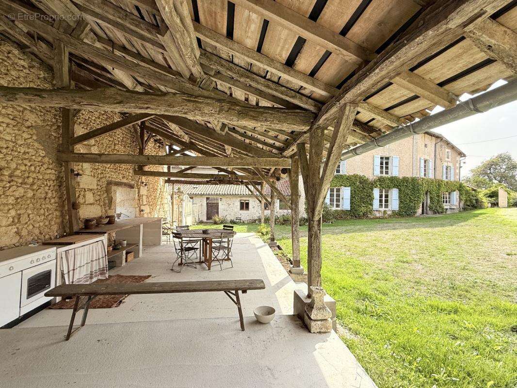 Maison à AUBETERRE-SUR-DRONNE