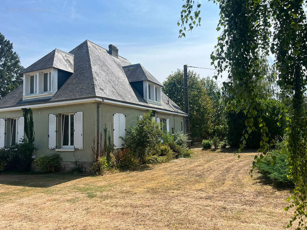 Commerce à FONTENAY-LE-MARMION