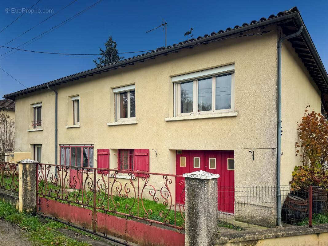 Maison à SAINT-ASTIER