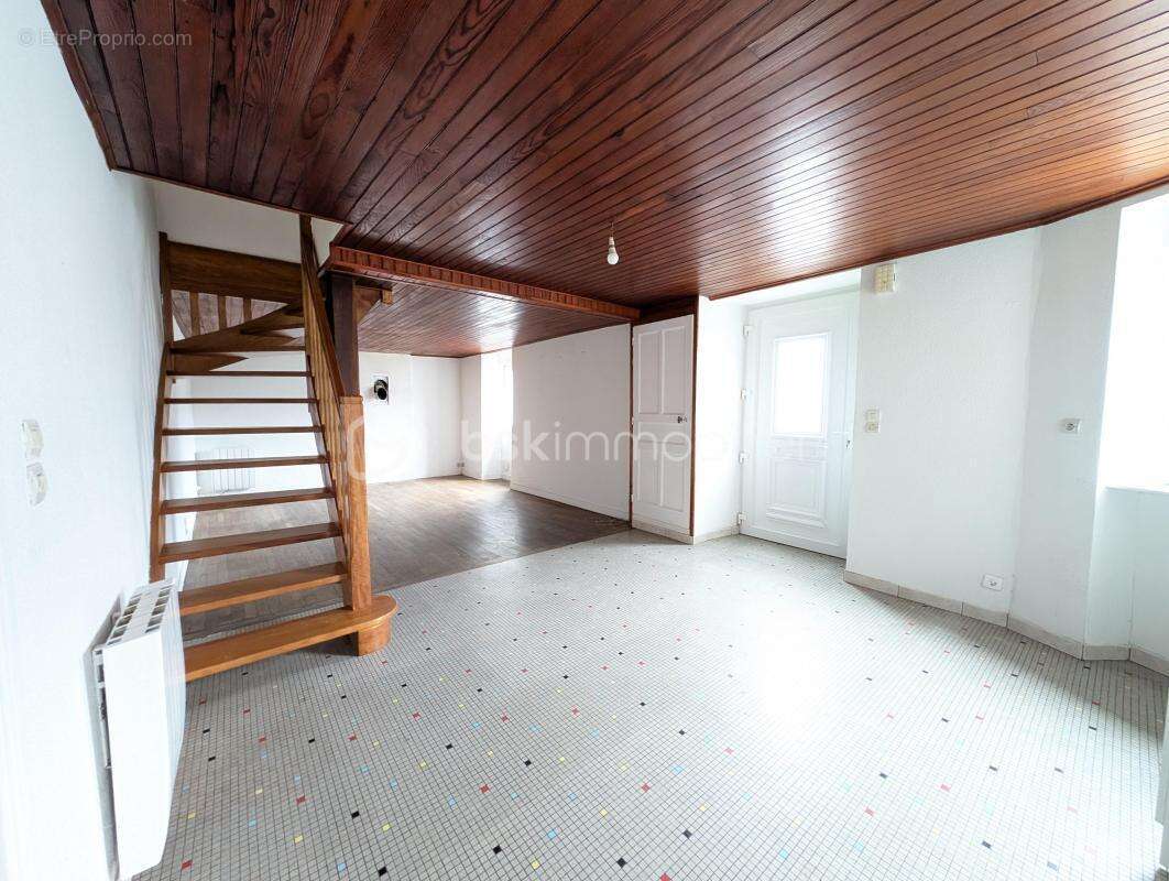 Maison à CREDIN