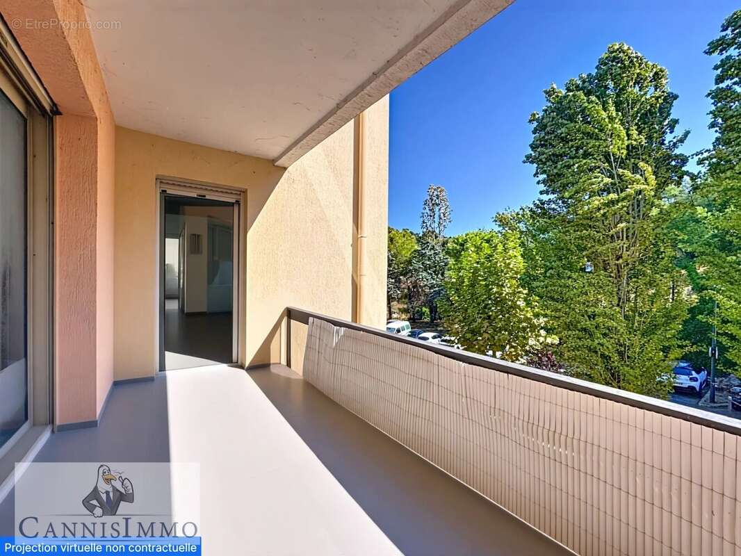 Appartement à MOUGINS