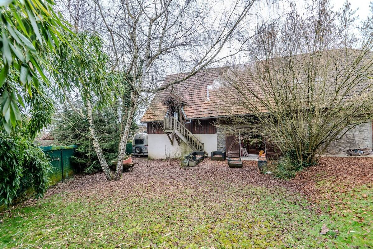 Maison à PERS-JUSSY