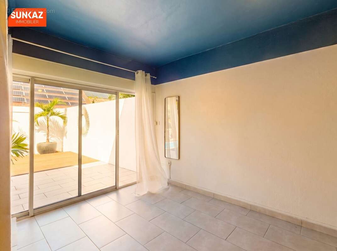 Maison 125 m² à Saint-Pierre  - photo 6