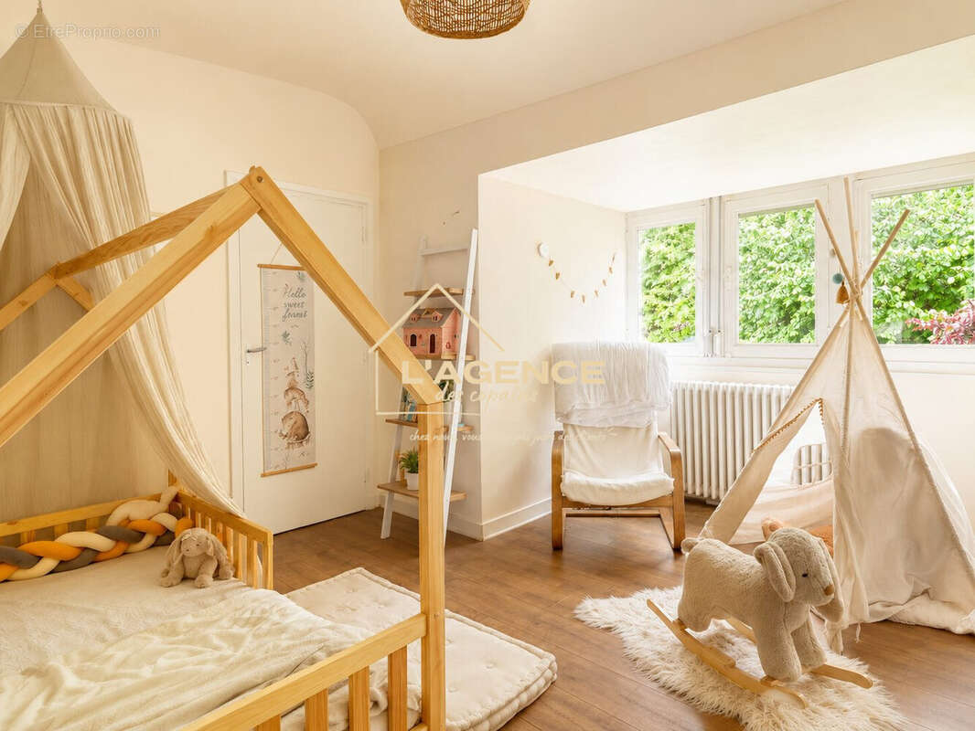 Maison 208 m² à Isbergues  - photo 7