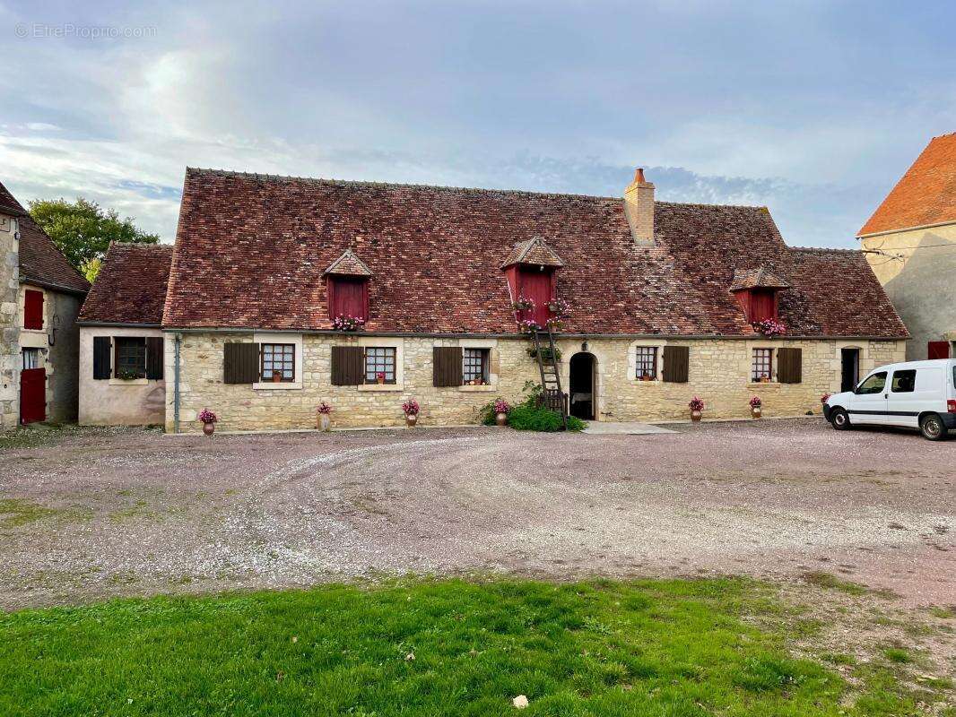 Maison à SAINTE-COLOMBE-DES-BOIS