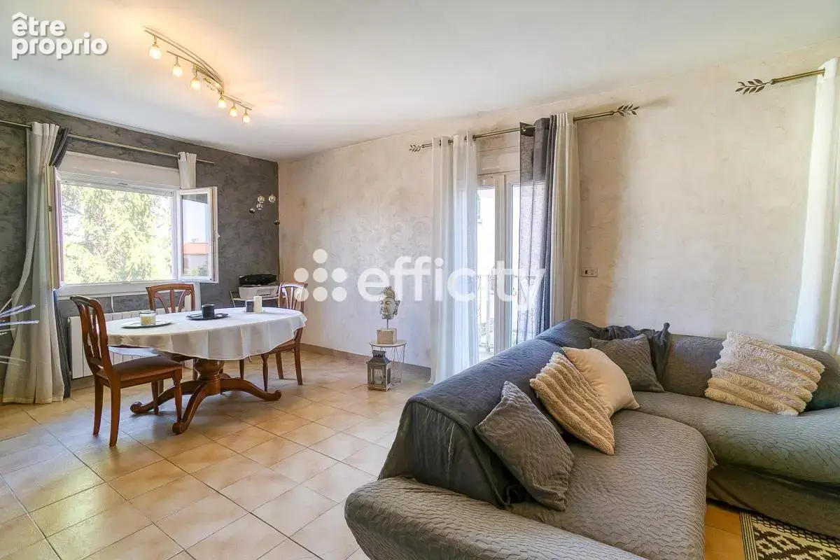 Maison 7 pièces 185 m² à vendre à Saint-Pierre-De-Chandieu (69780) - photo 8