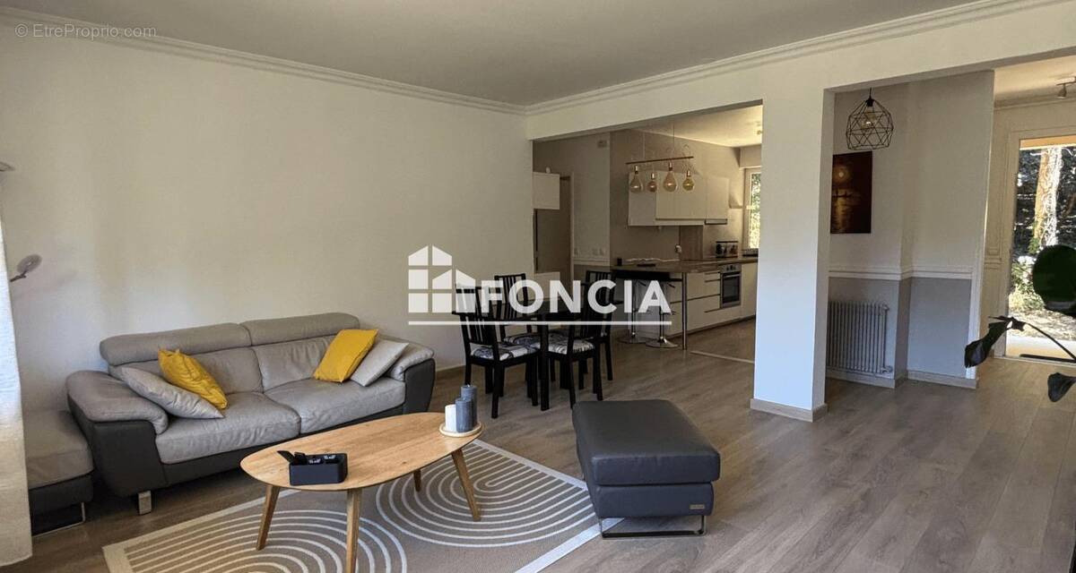 Appartement T4 102 m2, rénové dans un cadre privilégié à ETIOLLES avec PISCINE ET TERRAINS DE TENNIS - photo 1