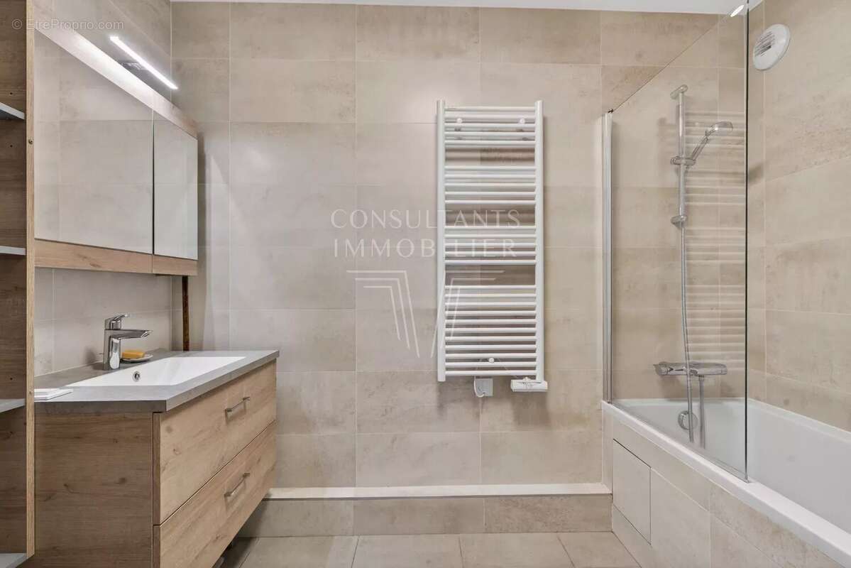 Appartement à ISSY-LES-MOULINEAUX