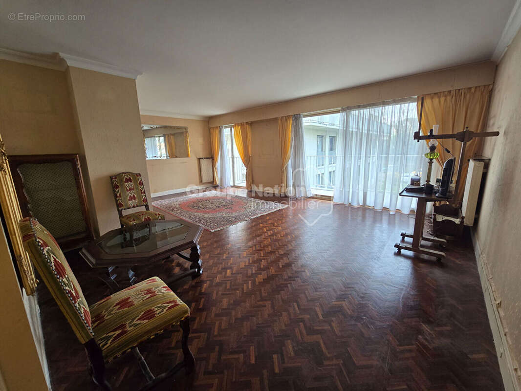 Appartement à VERSAILLES