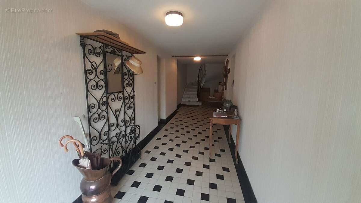 Appartement 244 m² à Perigueux  - photo 2
