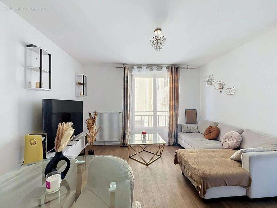 Appartement à CORBEIL-ESSONNES