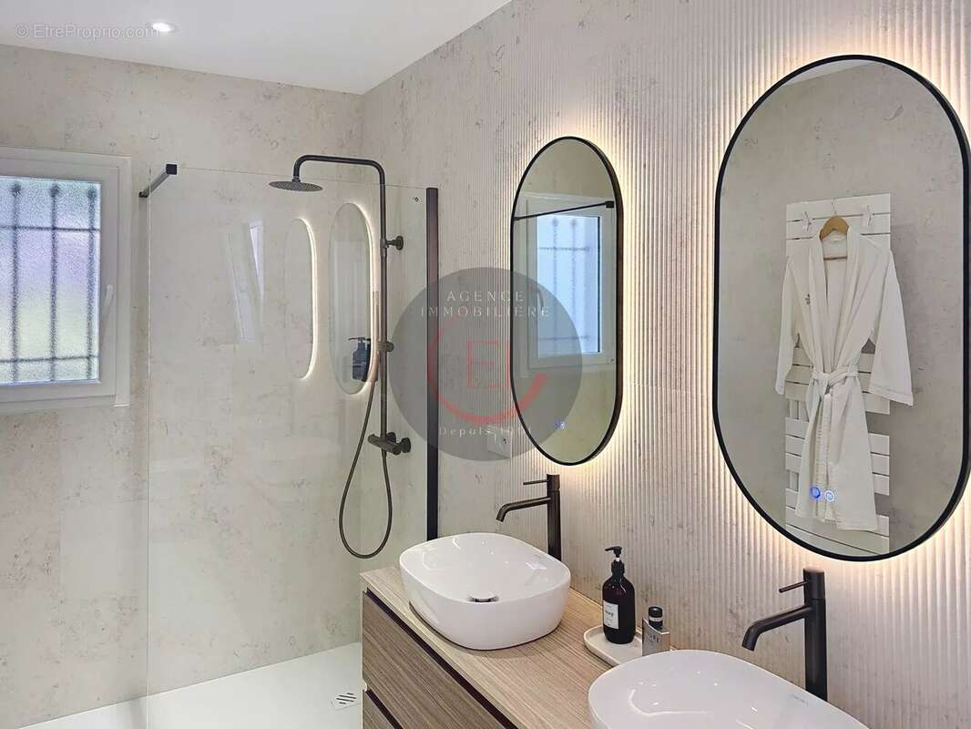 Maison à LES ADRETS-DE-L&#039;ESTEREL