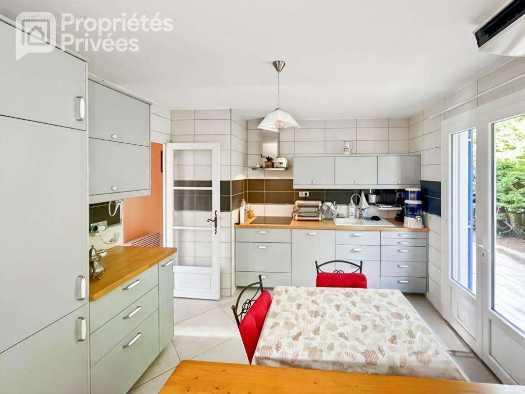 EN EXCLUSIVITÉ - Villa plain-pied 4 faces avec studio indépendant - photo 3