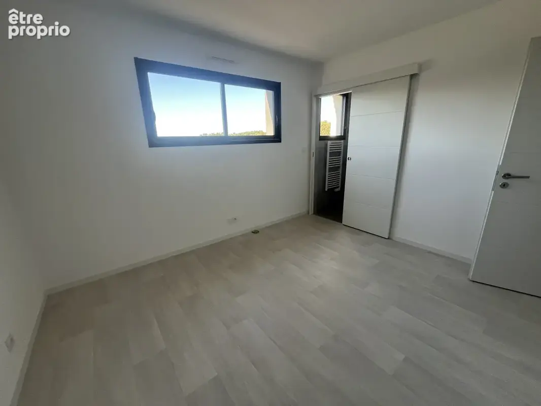 Maison contemporaine de 200 m2 avec 5 chambres et salles d’eau privatives, à 10 minutes de Vannes - photo 10