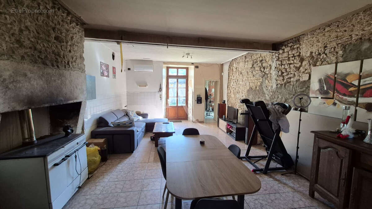 Maison à LOIRE-SUR-NIE