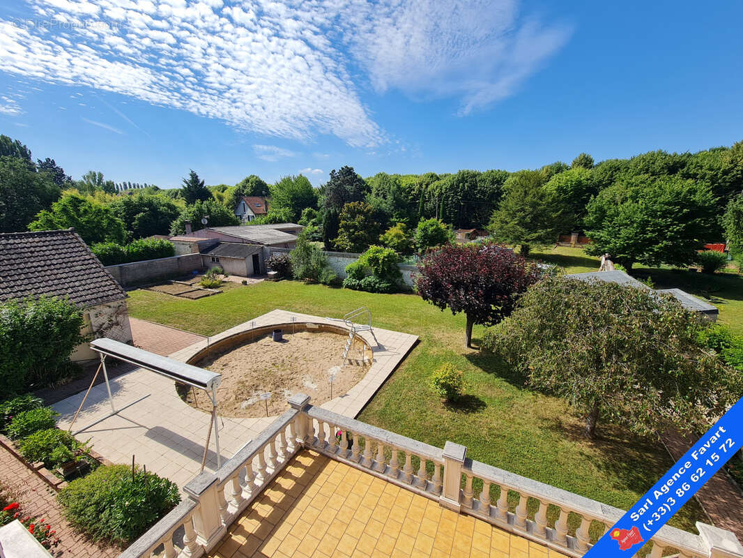 Ensemble immobilier rare avec maison bourgeoise et habitation indépendante - photo 3