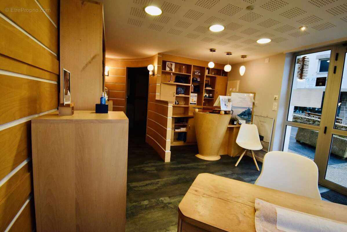 Commerce à LA TRINITE-SUR-MER