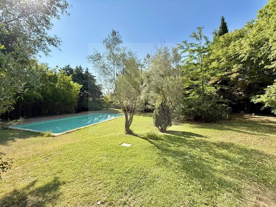 Terrain à AIX-EN-PROVENCE