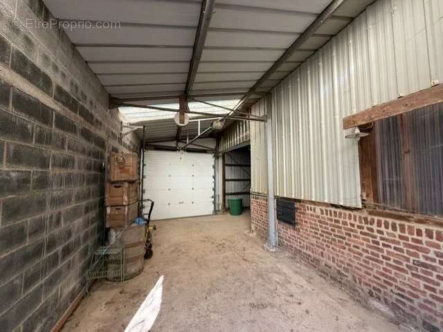Longère en pierre blanche avec grande dépendance 150m² - photo 11